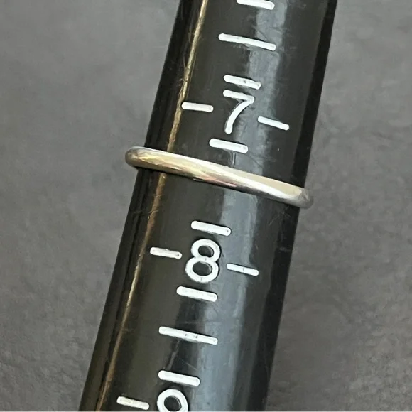 Vintage Native American sterling silver and black onyx statement ring - Picture 8 of 9